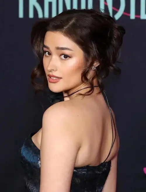 世界最美脸蛋莉扎61索伯拉奥颜值惊艳无以伦比的美丽