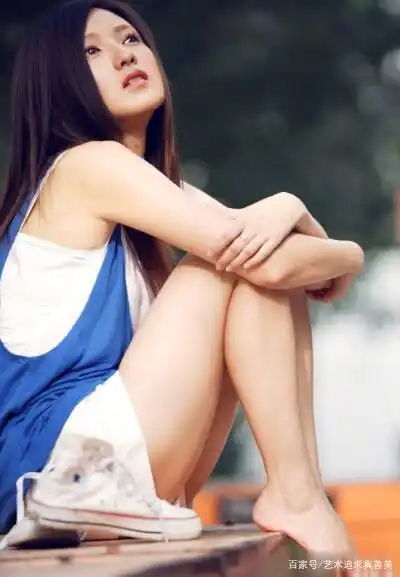 美丽脱俗的影视演员傅晶