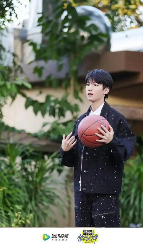 tfboys新闻210509恰好是少年发布王俊凯预告照运动系少年永远令人心动
