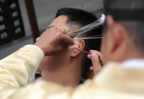 油耳朵里的"油"是啥?耳屎到底要不要掏?总算是清楚了