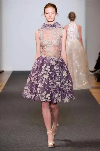 犹抱琵琶半遮面本季秀场十大透视装