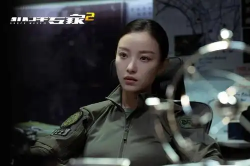 拆弹专家2破亿守候平安守护手心的暖意