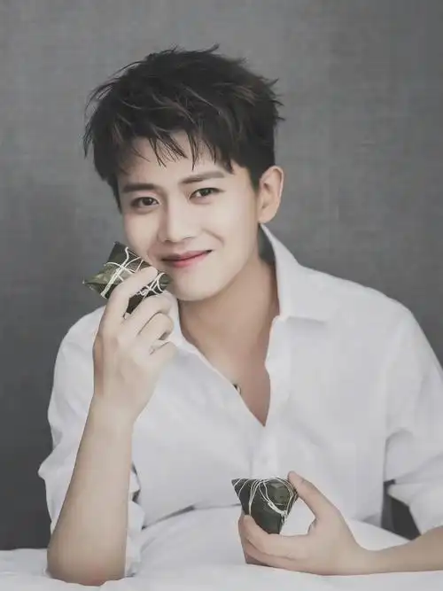 任嘉伦祝大家端午安康呀