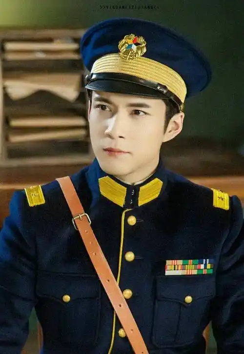 原创48位男明星军装照肖战王一博龚俊帅气鹿晗千玺陈晓沙溢意外他才是