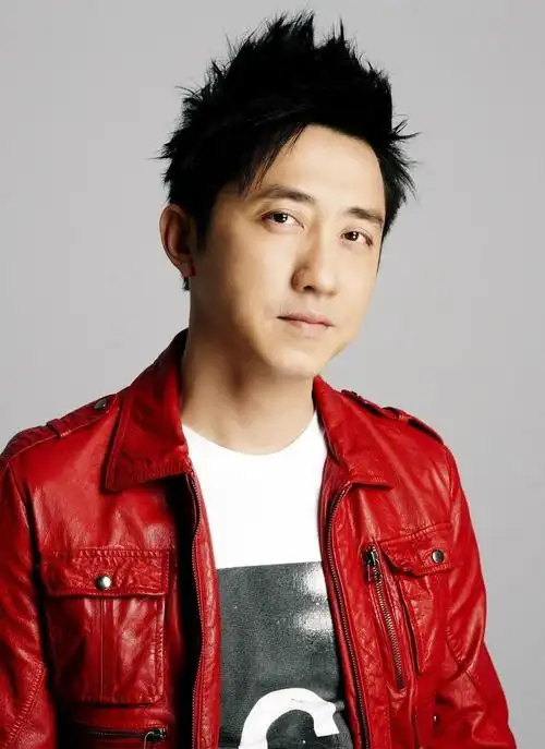 哈林二婚生活幸福,儿女要双全