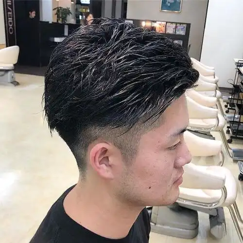 男生烫发卷发发型让男人变的时尚起来