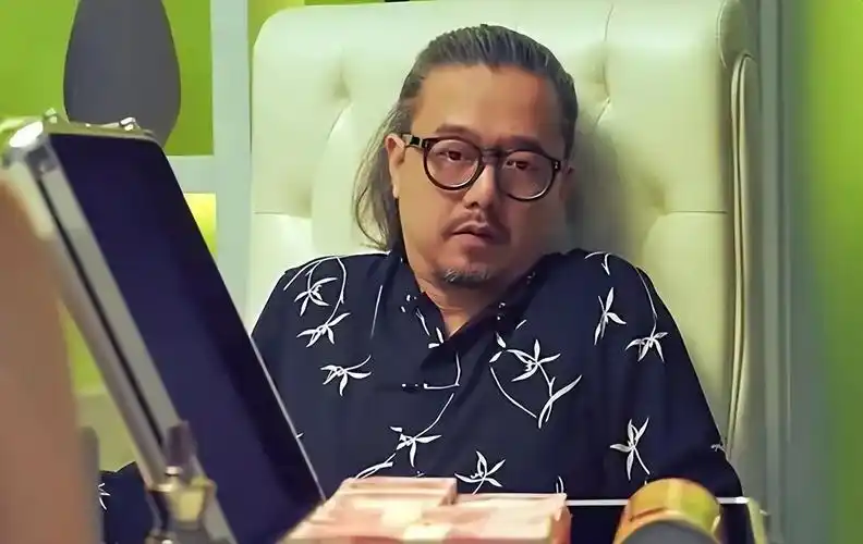 张锦程《余罪》剧照北京一个家,香港一个家,张延与丈夫过起了双城生活