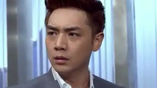 爱的阶梯:宋子扬被迫和不喜欢的人订婚,提出抗议,父亲太霸道!