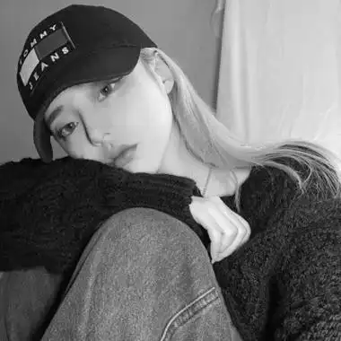 黑白高冷御姐真人头像图片 2023很火爆的高级黑白女头合集_女生头像