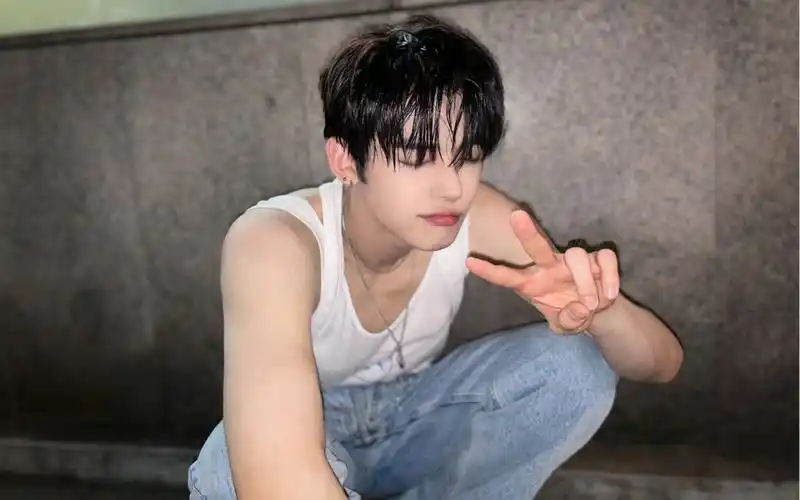 txt yeonjun 崔然竣 magic直拍 黑色无袖 梦开始的地方