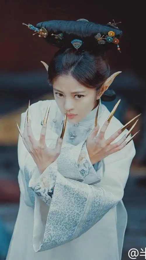 半妖倾城应蝶安以轩