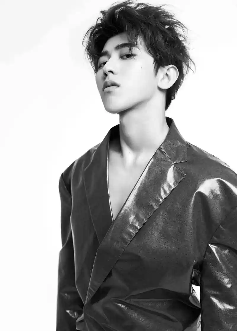 蔡徐坤四月开启海外个人巡演主题曲首次尝试edm风格