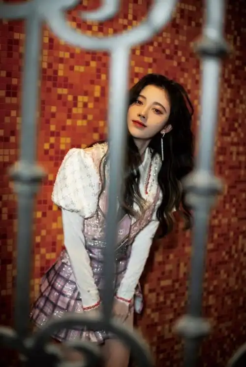 鞠婧祎女团风跨年造型##浙江卫视跨年##鞠婧祎恋爱告急舞台