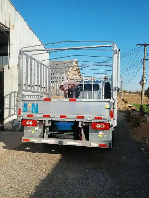 平板车上的折叠高栏 平板车折叠高栏实拍,3.8米平板安装效果展示