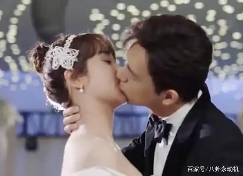 杨紫李现婚礼花絮曝光,女方主动献吻,男方害羞到耳朵发红?