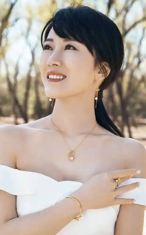 38岁阔太李念,满满的成熟韵味!_观众_角色_演技