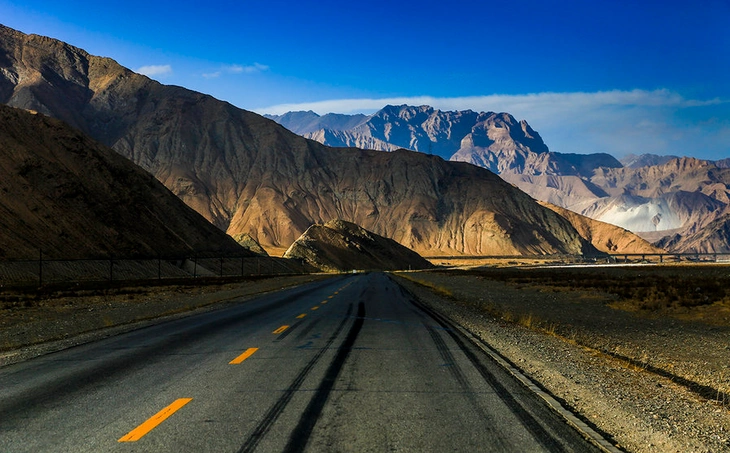 德贡公路丙察察萨普神山羌塘可可西里无人区风光之旅