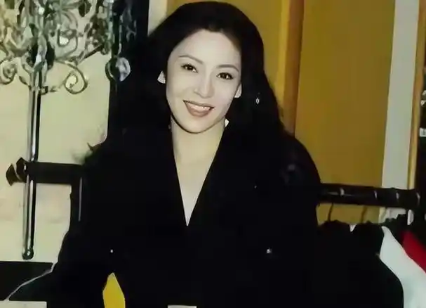 "大嫂"陈岚:二度与死神擦肩,天真的她亲手结束了自己的时代