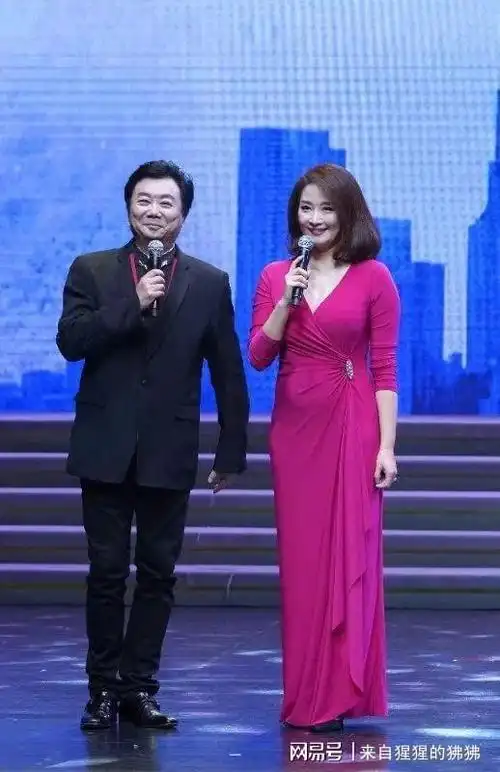 上海台今夜星辰主持人叶慧贤你还记得吗他最早是说相声的