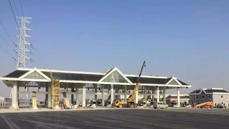 工程位于闵行区西南部马桥镇北竹港桥北侧范围附近,南侧与s32公路嘉闵