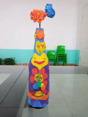 蒲小美术作业:《废旧瓶手工diy制作时尚花瓶》