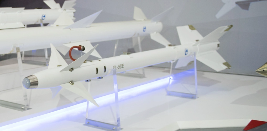 来认识一下霹雳导弹