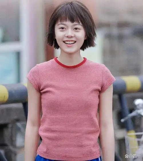 有网友分享了一张自己在法国巴黎偶遇了中国女明星赵今麦的照片,所谓