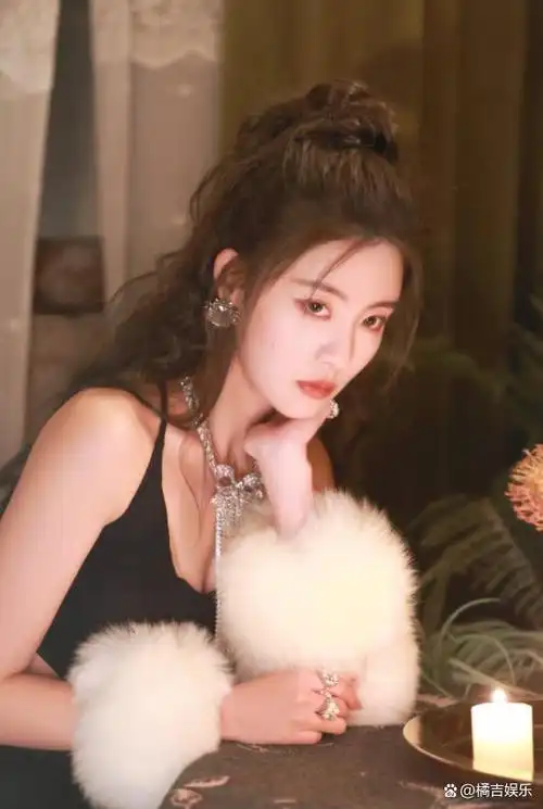 鞠婧祎许佳琪丝芭新春图中占了双c位