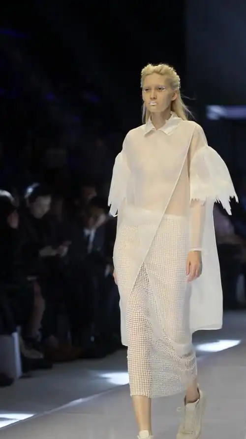 走秀,透视装这就是魔鬼身材