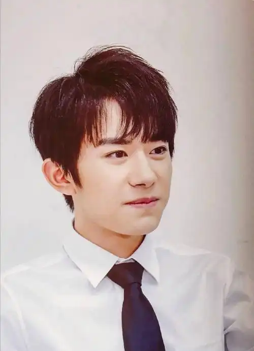 新鲜的易烊千玺手写to签