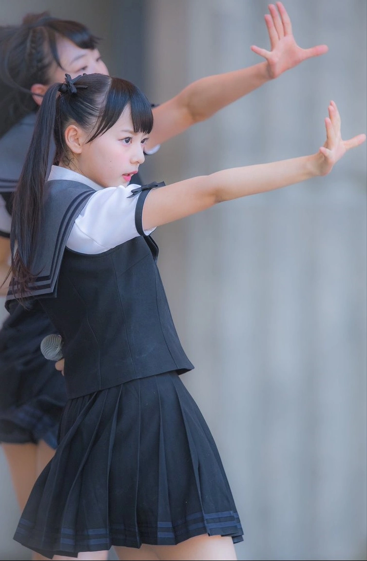 日本十四岁妹子齐藤渚获新千年一遇美少女称号