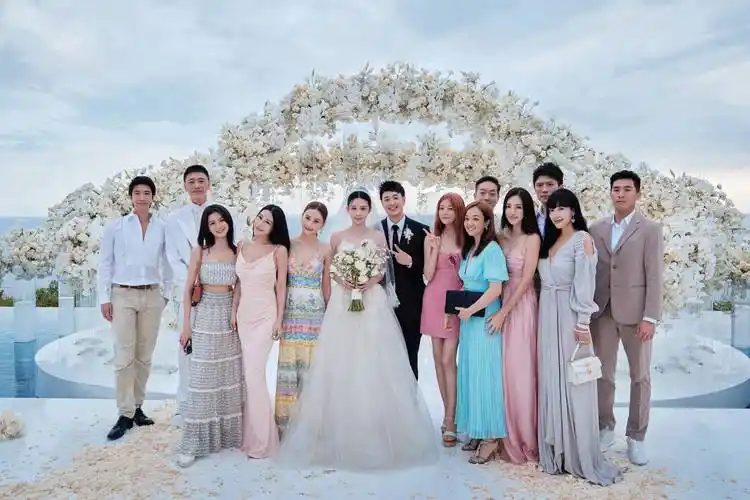 陈妍希晒与杨丞琳潘玮柏合照,梦回童年回忆《不良笑花》_电视剧_张