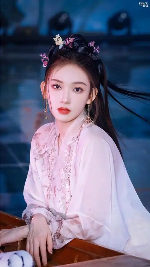 程潇·古装造型好美78#程潇荷塘撑伞大片