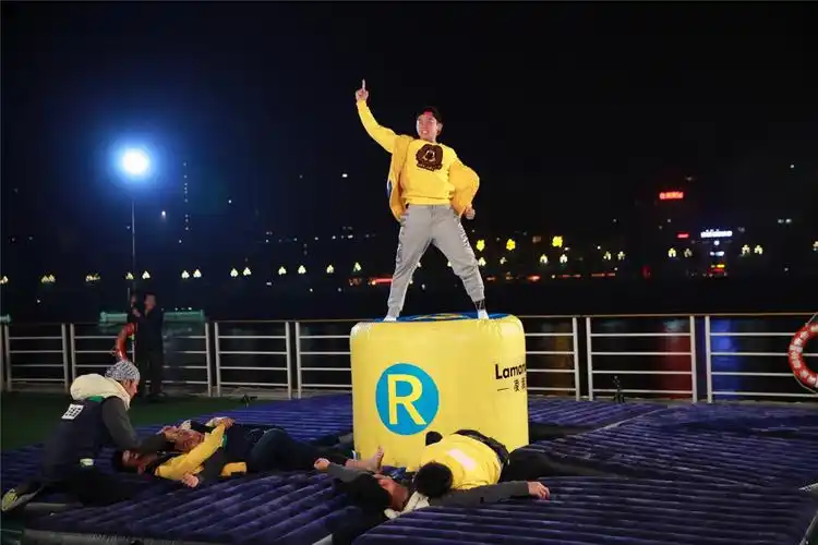 跑男占用天津大学图书馆遭拒改南开大学网友请留学校一方净土