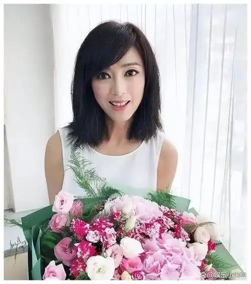 被成龙"泡过"的四位女星,个个性感迷人,是玩玩而已还是真爱?