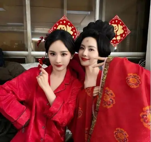 细扒刘诗诗杨幂的现状才发现85花们的婚姻收获幸福的并不多