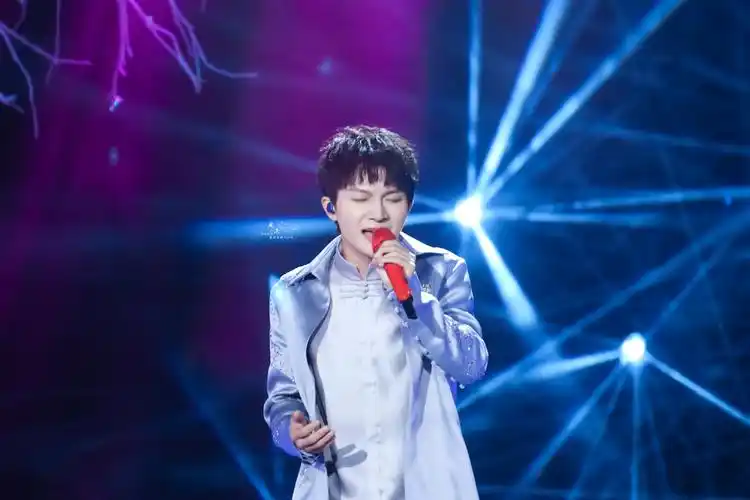 然而,《中国好声音》的舞台注定不是周深最佳的开端.