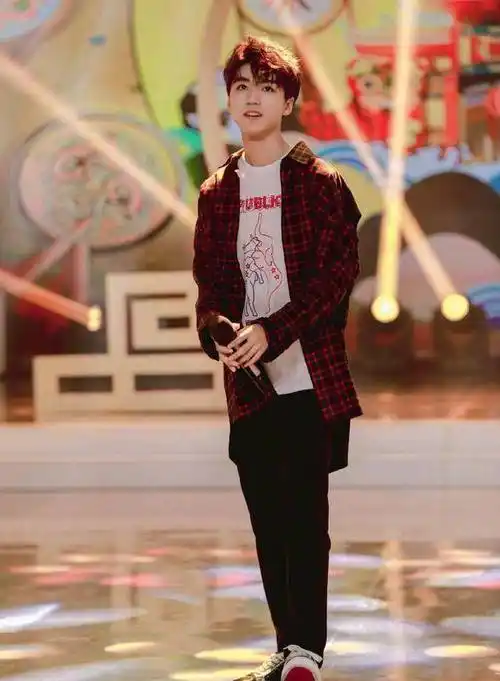 原创快乐大本营王俊凯惊喜来袭镜头虽少却足够惊喜