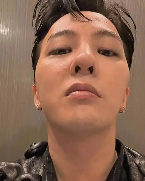 各种自拍!最新权志龙ins更新