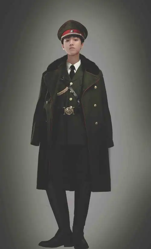 181022 饭制王俊凯军装美图 大片既视感引粉丝尖叫