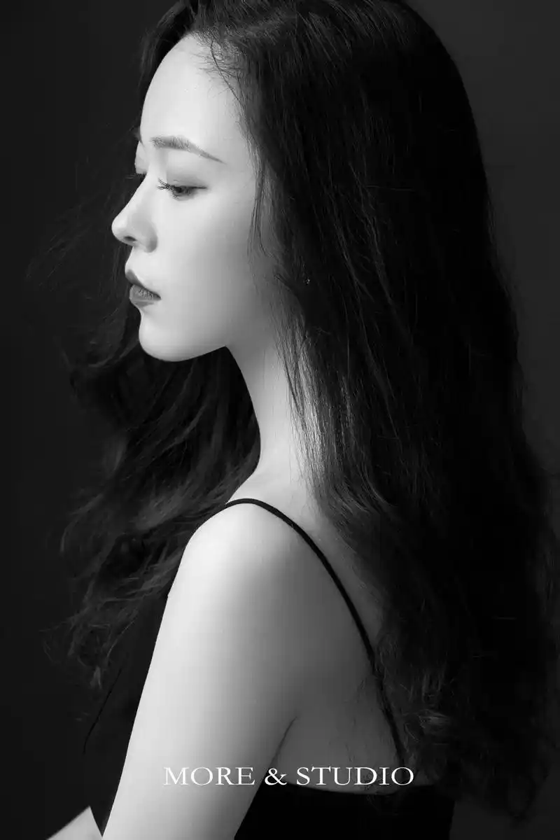 总要一个人 走过一些孤独.#写真 #美女 #肖像 #形象照  - 抖音