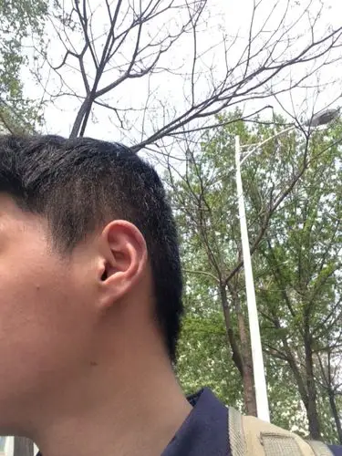 耳朵小吗,有没有福气?各位大神帮我看看