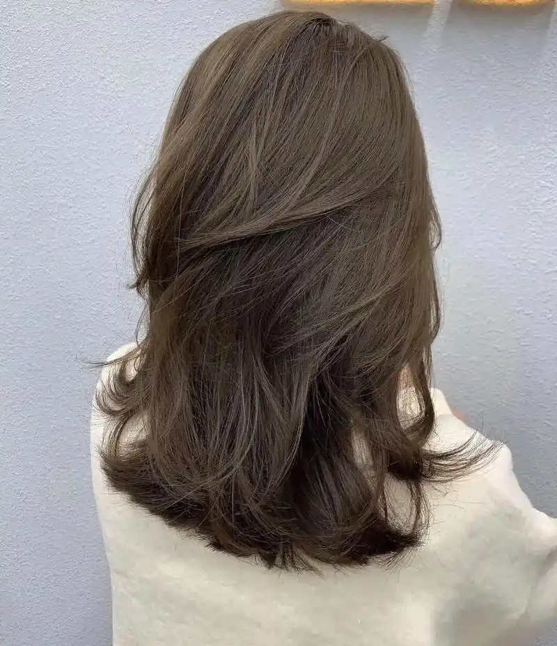 冷棕色,奶茶冷棕色秋冬发色推荐染完可以 - 抖音