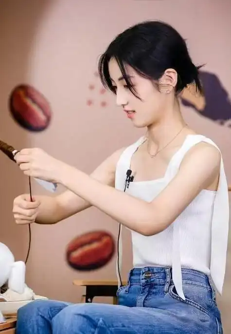 回顾张译没有说错赵今麦和张子枫已走上两条截然不同的大路