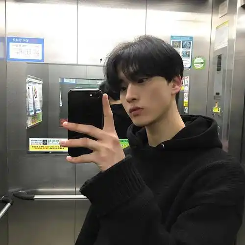 半身头像 男生头像 韩系 中系 混搭 气质 个性 男神 黑白 季懿苏の