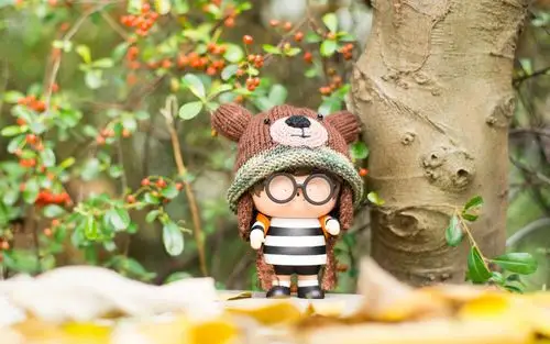 小小冒险家公仔创意小清新高清壁纸