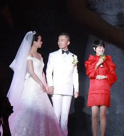 但是年龄并没有阻碍两个人在一起的步伐,程雷与王萌萌结婚之后,王萌萌