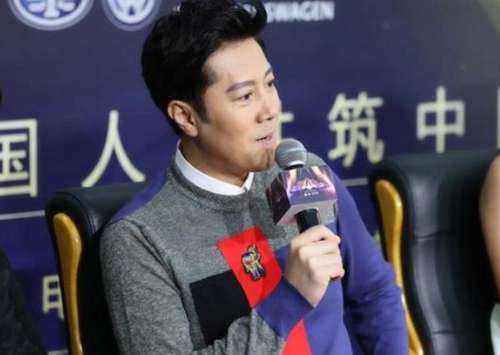 他一辈子就只有两首歌走红却点评刘德华唱功不行到底是谁给的勇气