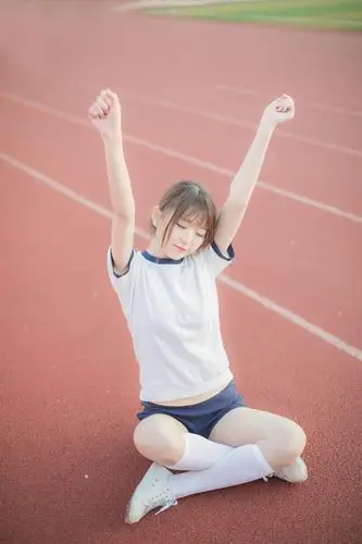 活力美女紧身运动服性感诱人写真图片