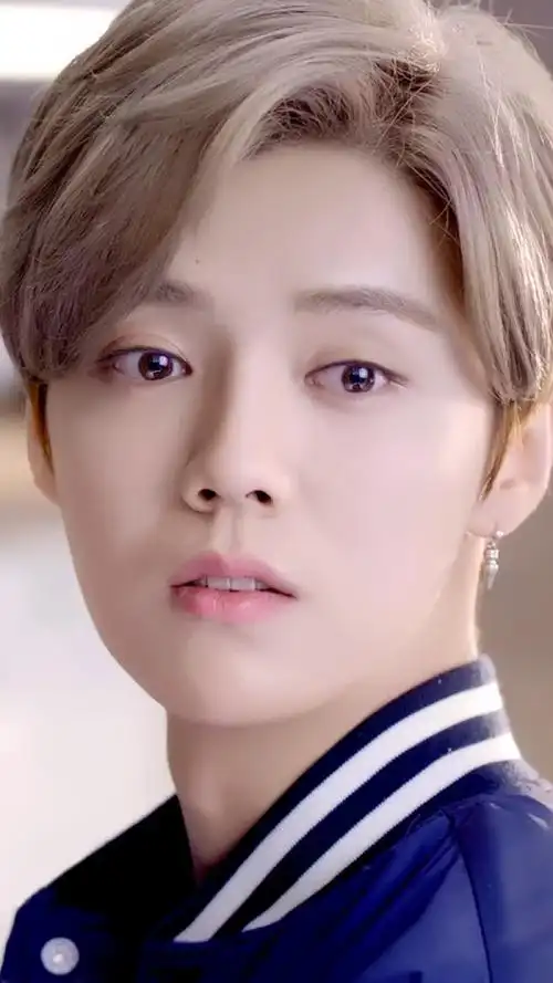 鹿晗#佳洁士 炫彩笑容